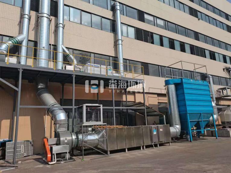 布袋除尘器+活性炭箱